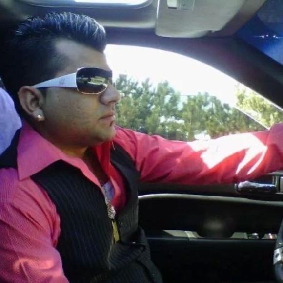 Meet your Posher, Sharey - Picture 1 of 1